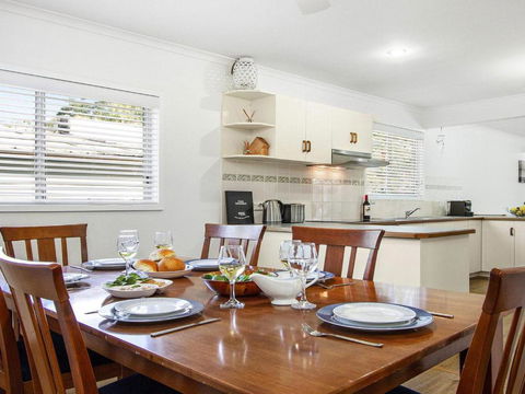 Whispering Waves Relaxing Beach House - Tweed Heads Accommodation 3