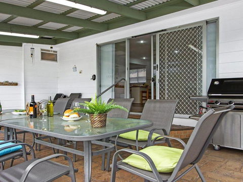 Whispering Waves Relaxing Beach House - Tweed Heads Accommodation 4