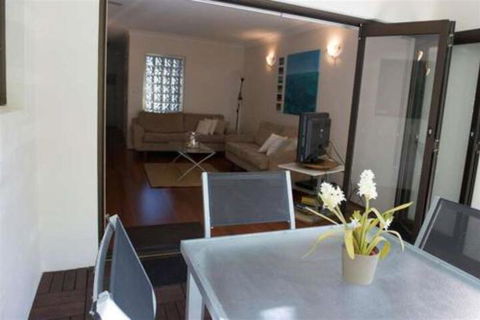 Absolute Beachfront Mooloolaba - Tweed Heads Accommodation 2