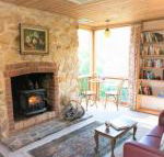 Adelaide Hills Camellia Cottage WiFi - Tweed Heads Accommodation