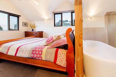 BAY VIEWS On MANNA DROMANA - Tweed Heads Accommodation 1