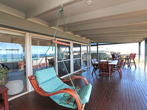 BAY VIEWS On MANNA DROMANA - Tweed Heads Accommodation 5