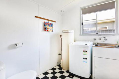 Sun Shack At Culburra Pet Friendly 3 Mins To Beach - Tweed Heads Accommodation 4