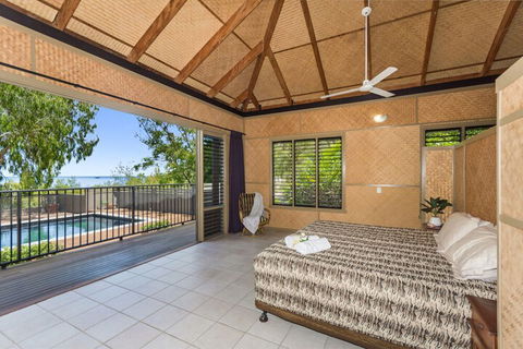 Absolute Beachfront - Tweed Heads Accommodation 4