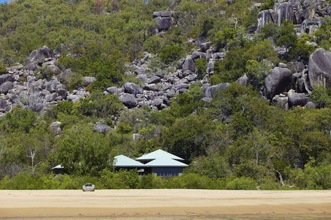 Absolute Beachfront - Tweed Heads Accommodation 1