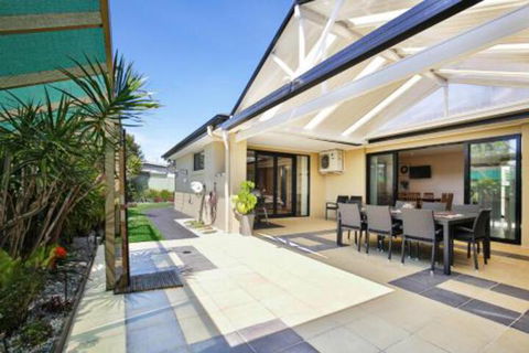 Sandy Bottom Pet Friendly 3 Min Walk To Beach - Tweed Heads Accommodation 0