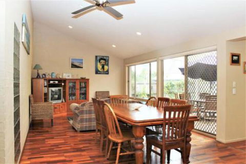 BEACHSIDE VILLA 2 - Tweed Heads Accommodation 0