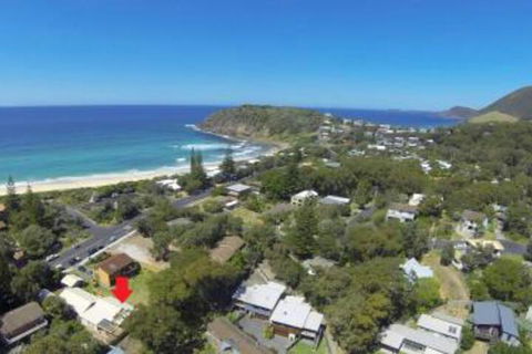 BEACHSIDE VILLA 2 - Tweed Heads Accommodation 6