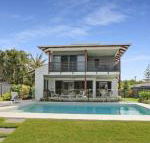 WATERFRONT HOME BORDERING MOOLOOLABA - Tweed Heads Accommodation