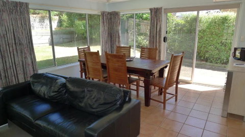 BEACHPOINT COTTAGE - Tweed Heads Accommodation 3