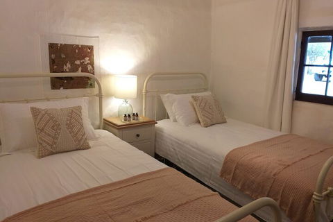Pines Cottage - Tweed Heads Accommodation 4