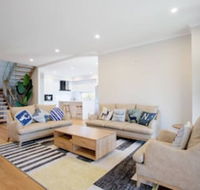 Lux Style 4BR Townhouseashwood - Tweed Heads Accommodation