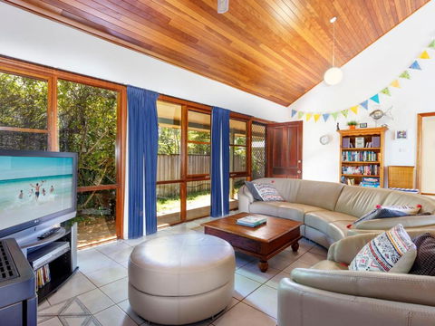 Semaphore Beach House - Tweed Heads Accommodation 5
