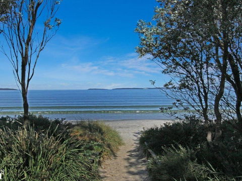 Callala Sun Modern & Functional - Tweed Heads Accommodation 3