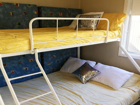 Callala Sun Modern & Functional - Tweed Heads Accommodation 4