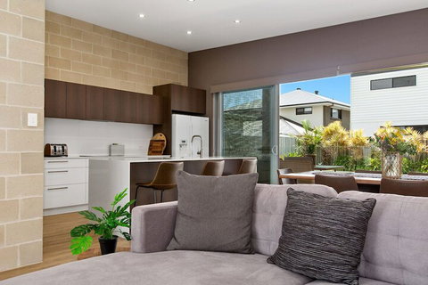 BEACHSIDE HAVEN - Tweed Heads Accommodation 7