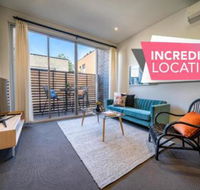 Floral on Frew Heart of the CBD Wifi Netflix - Tweed Heads Accommodation