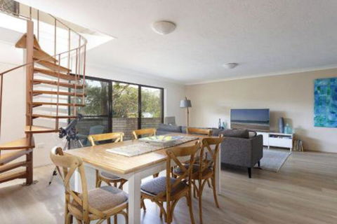 20 Booneroo â€“ Walk To The Beach - Tweed Heads Accommodation 3