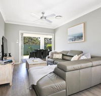 Wowly Waters Pet Friendly 1 Min Walk to Beach - Tweed Heads Accommodation