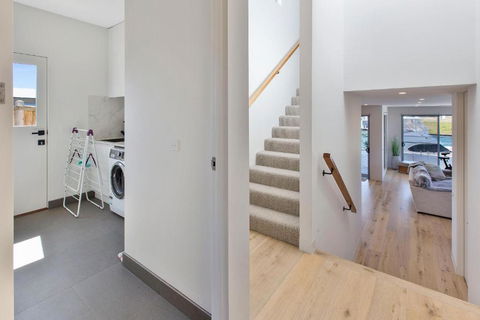 Anchored Access To The Gippsland Lakes - Tweed Heads Accommodation 3