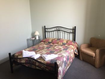 Duke Of Kent Hotel - Tweed Heads Accommodation 3