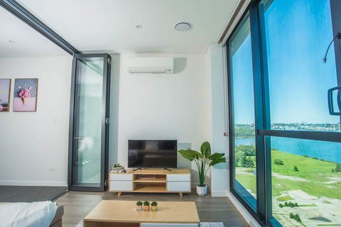 Stunning Waterview Stylish Waterfront Apt In WWP - Tweed Heads Accommodation 7