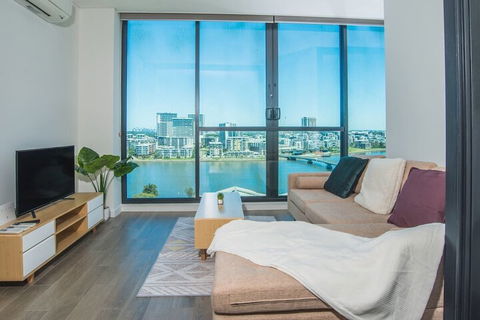 Stunning Waterview Stylish Waterfront Apt In WWP - Tweed Heads Accommodation 4
