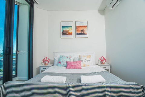 Stunning Waterview Stylish Waterfront Apt In WWP - Tweed Heads Accommodation 6