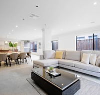 Lightful Charming House With Free Parking - Tweed Heads Accommodation