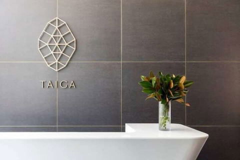 Luxury 1 Bedroom 1 Study With 1 Parking - Tweed Heads Accommodation 7
