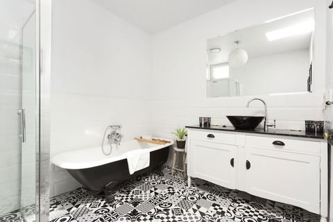 Bluestone Cottage Launceston - Tweed Heads Accommodation 7