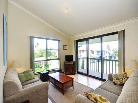 Pet Friendly On Pelican Close To Myall River - Tweed Heads Accommodation 4