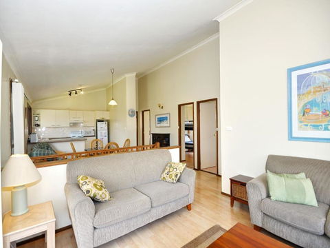 Pet Friendly On Pelican Close To Myall River - Tweed Heads Accommodation 6