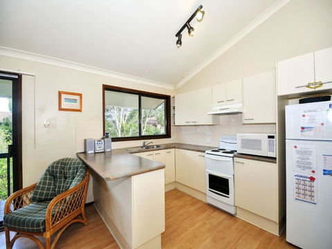 Pet Friendly On Pelican Close To Myall River - Tweed Heads Accommodation 2