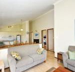 Pet Friendly on Pelican Close to Myall River - Tweed Heads Accommodation