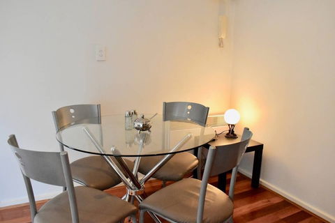 Cosy 1 Bedroom Apartment In Trendy Northcote - Tweed Heads Accommodation 6