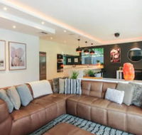 Spacious 2 Bedroom Apartment in Ascot With Large Private Garden - Tweed Heads Accommodation