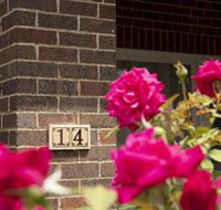 Rose Cottage Charming Double Brick Near Cook Park  CBD - Tweed Heads Accommodation