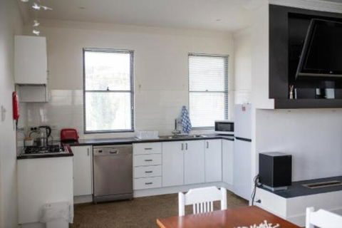 Five Bed Five Bath Five Star View 2 Mins To CBD Wentworth Estate - Tweed Heads Accommodation 6