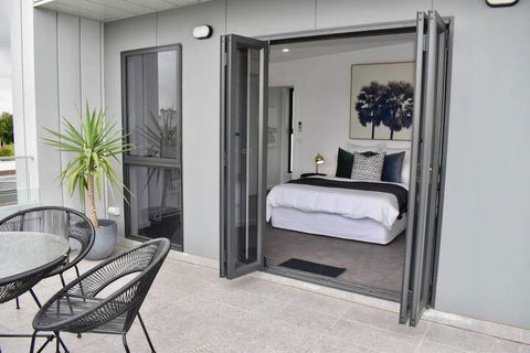 Brand New 2 Bed Apartment With Stunning City Views - Tweed Heads Accommodation 4