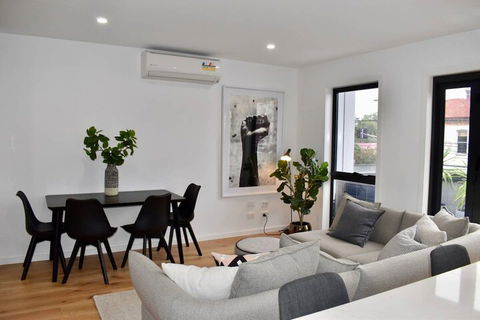 Brand New 2 Bed Apartment With Stunning City Views - Tweed Heads Accommodation 5