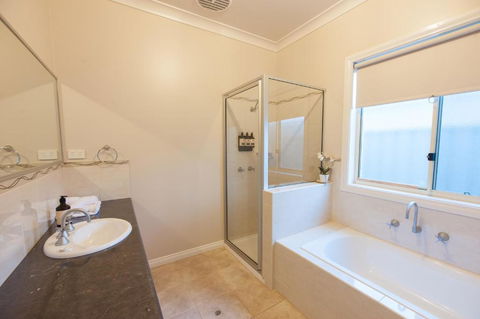 Simms Retreat - Tweed Heads Accommodation 3