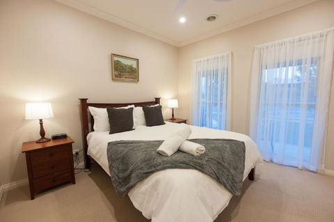 Simms Retreat - Tweed Heads Accommodation 6