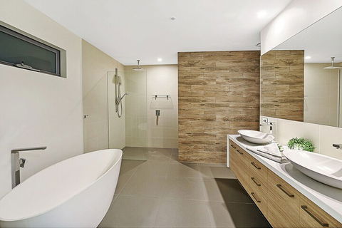 Just In Paradise Waterfront 5 Bedroom Deluxe House Central Broadbeach Location - Tweed Heads Accommodation 4