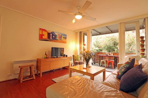 Colour Pop - Rejuvenate Stays - Tweed Heads Accommodation 0