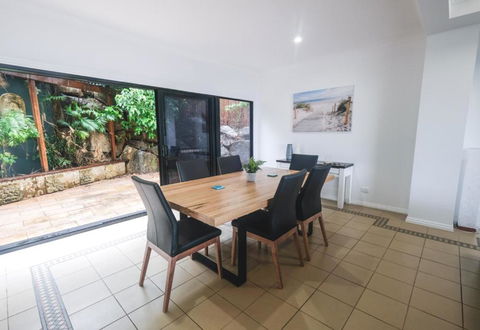 Absolute Airlie Central Airlie Beach - Tweed Heads Accommodation 5