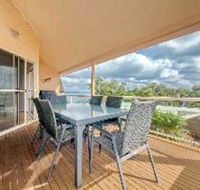 3 Bedroom Villa Moy at Nelson Bay 2 / 30 Thurlow Avenue FREE WIFI - Tweed Heads Accommodation
