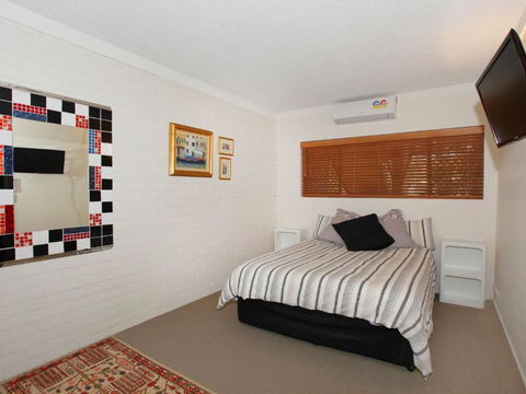Anjuna 2 2 BDRM Budget Stay On Canal - Tweed Heads Accommodation 4