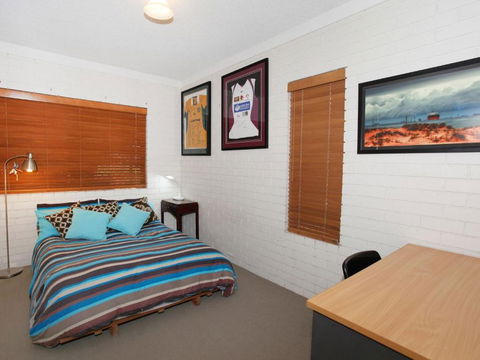Anjuna 2 2 BDRM Budget Stay On Canal - Tweed Heads Accommodation 5