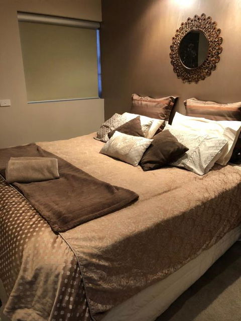 About Time Retreats Studio Seven - Tweed Heads Accommodation 5